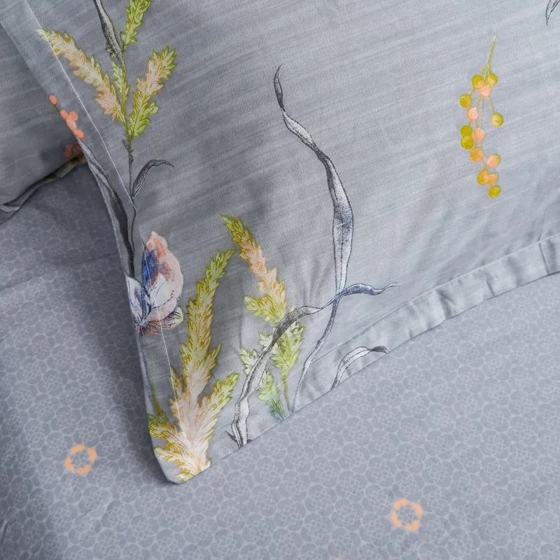 Advanced Grey European Noble Carving Technology Four Sets for Bed Bed Sheet 100% Cotton