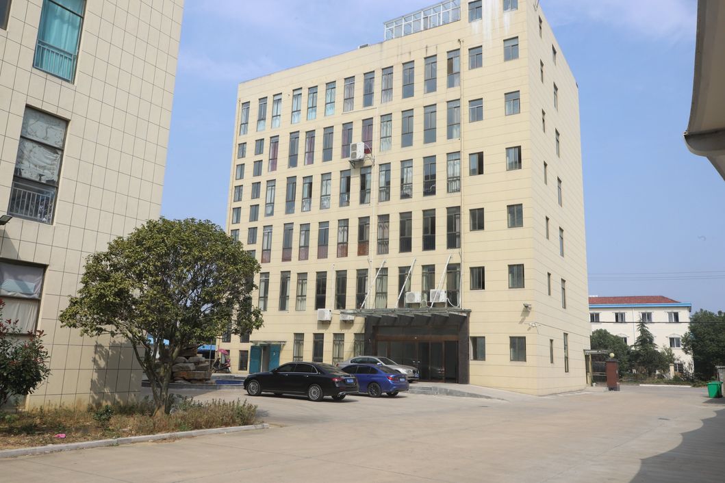 Factory Directly Supply Portable Wearable Flannel Fleece Burrito Round Shape Picnic Blanket