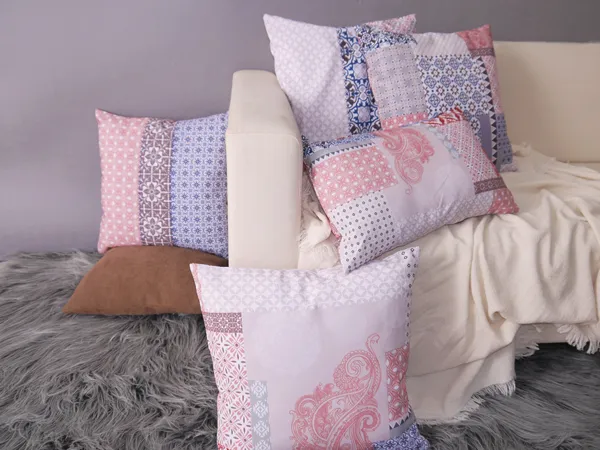Professional Factory Wholesale Colorful Pleasant Polyester Patchwork Pillows
