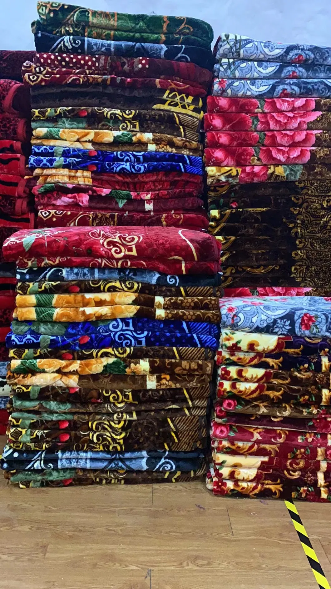 Stock Mink Raschel Blankets 2-4 and 5~10 Kg 240X260cm