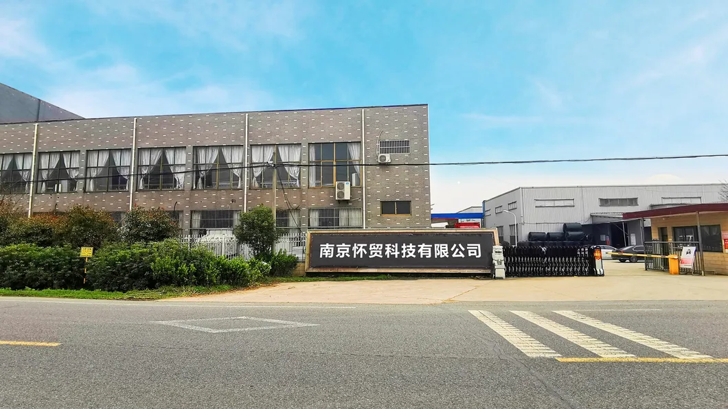 Strong Grizzly Bear in The Forest Vintage Grunge Look Life in The Mountains Theme, Decorative 3 Piece Bedding Set with 2 Pillow Shams