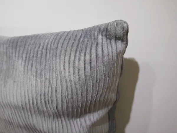 Wholesale Durable Luxury Cotton Waving Pleasant Pillows for Sale